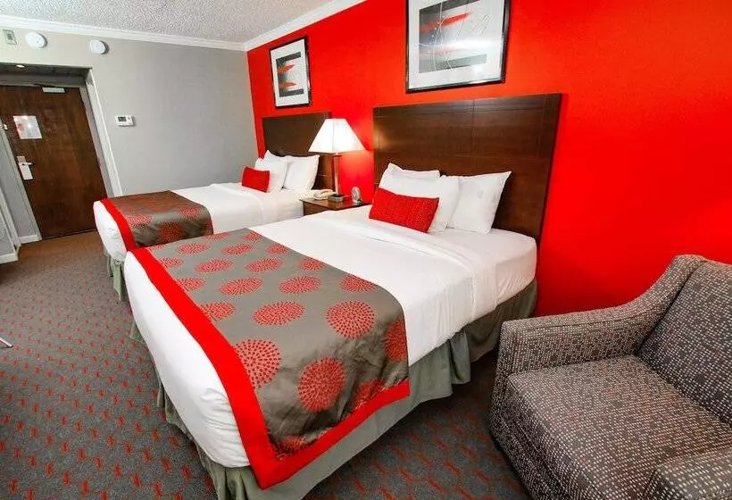 ２ダブルベッドのスタンダードルーム, Ramada Hotel & Conference Center By Wyndham Lewiston