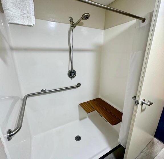 キングサイズベッドのスタンダードルーム, Islander Inn