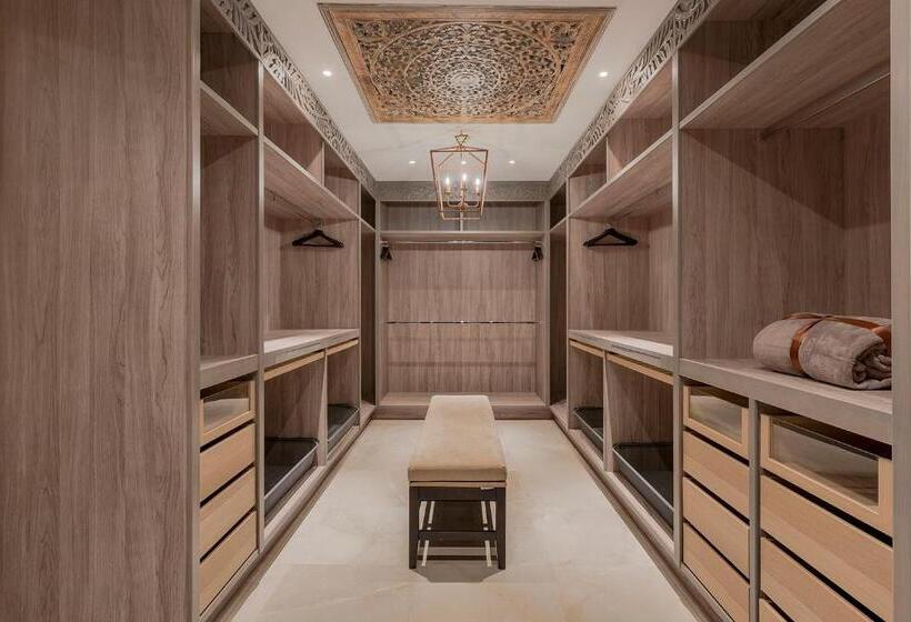 Вилла 4 Спальни, Royal River, Luxury Hotel   Adults Only