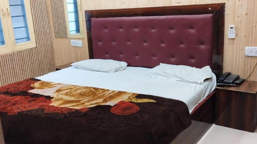 اتاق استاندارد با بالکن, Host Near Taj