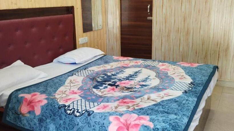 اتاق استاندارد با بالکن, Host Near Taj