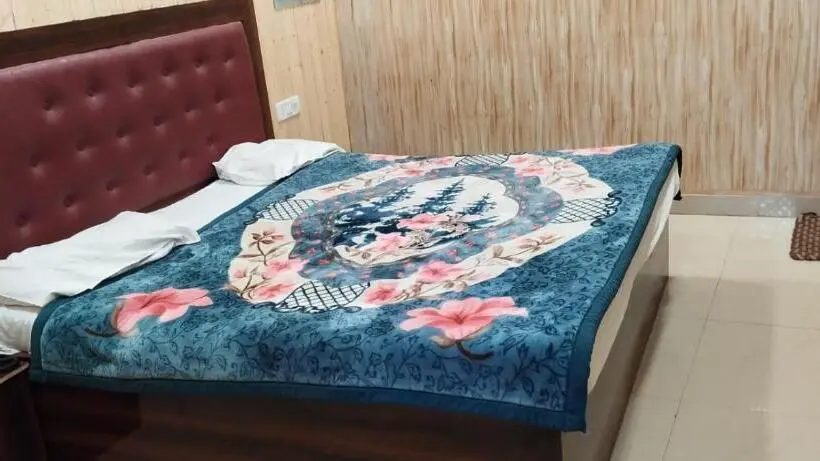 バルコニー付きスタンダードルーム, Host Near Taj