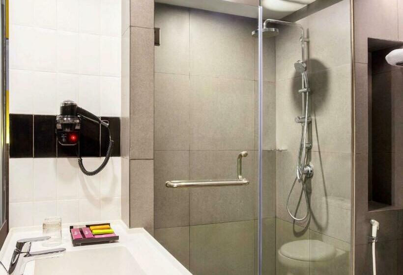 Номер Deluxe, Ibis Styles Bekasi Jatibening