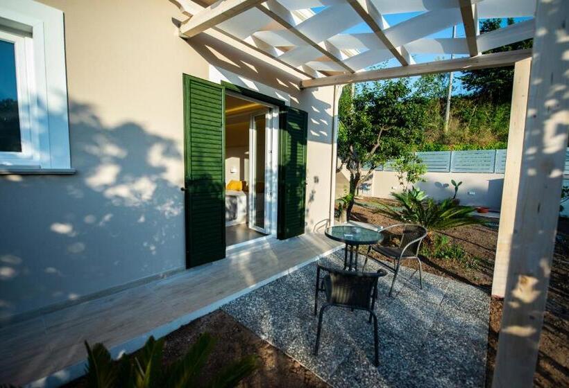 Номер Стандарт Внутренний, Michelino House