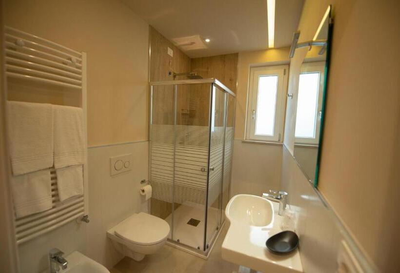 Номер Стандарт Внутренний, Michelino House