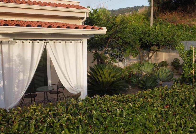 Номер Стандарт Внутренний, Michelino House