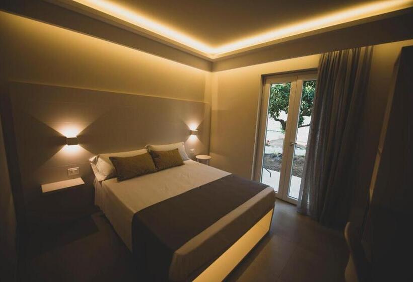 Номер Стандарт Внутренний, Michelino House