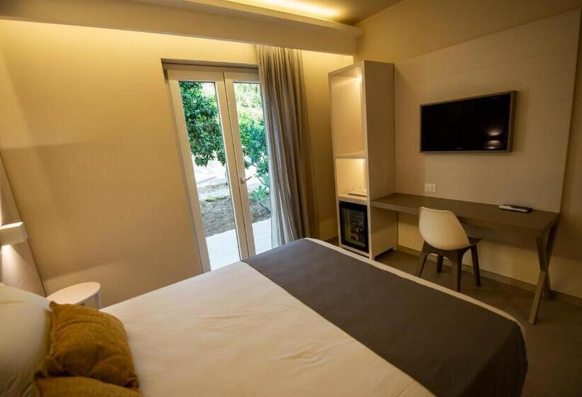 Номер Стандарт Внутренний, Michelino House