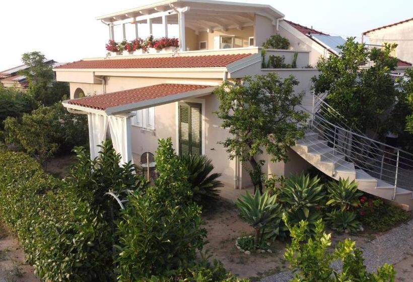 Номер Стандарт Внутренний, Michelino House