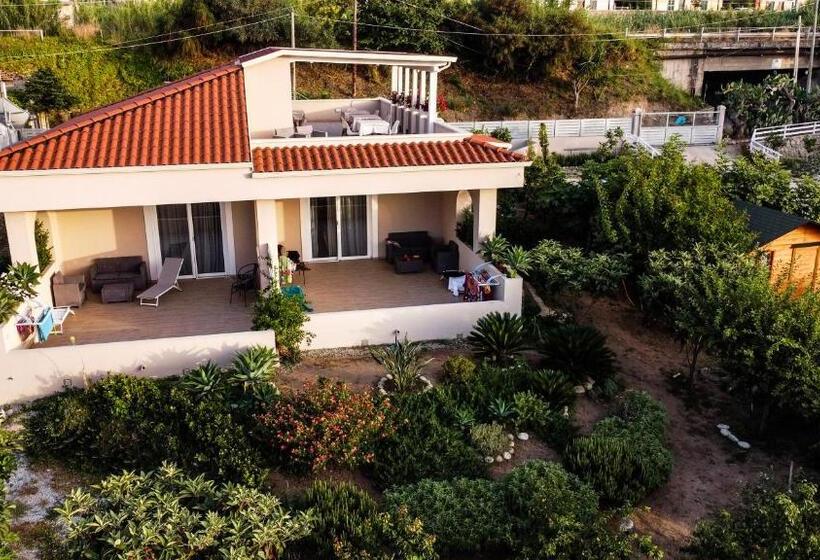 Номер Стандарт с Террасой, Michelino House