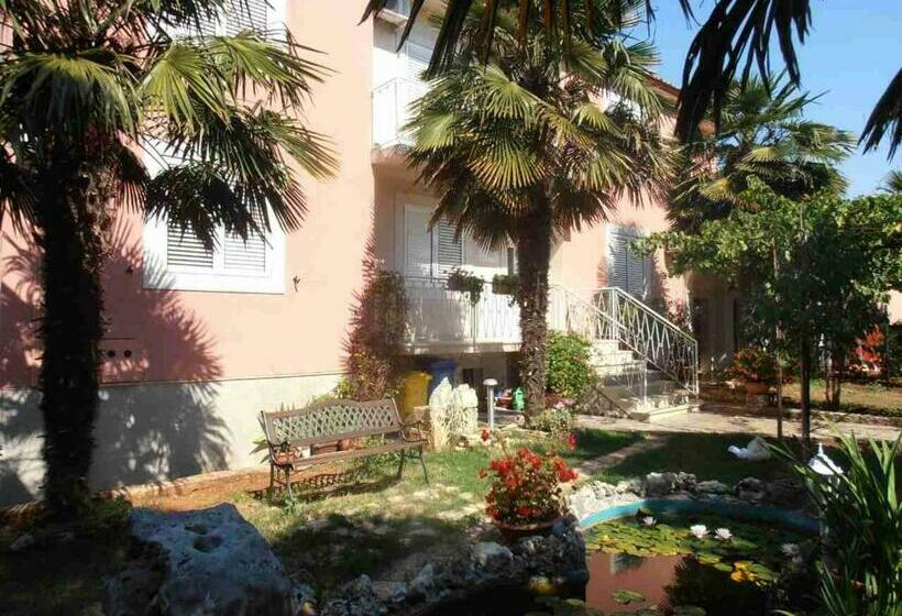 غرفة قياسية, Apartment & Rooms Graciela