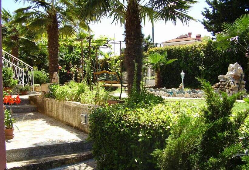 اتاق لوکس, Apartment & Rooms Graciela