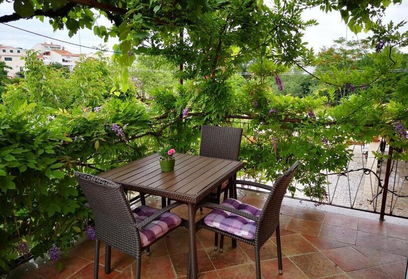 غرفة ديلوكس, Apartment & Rooms Graciela