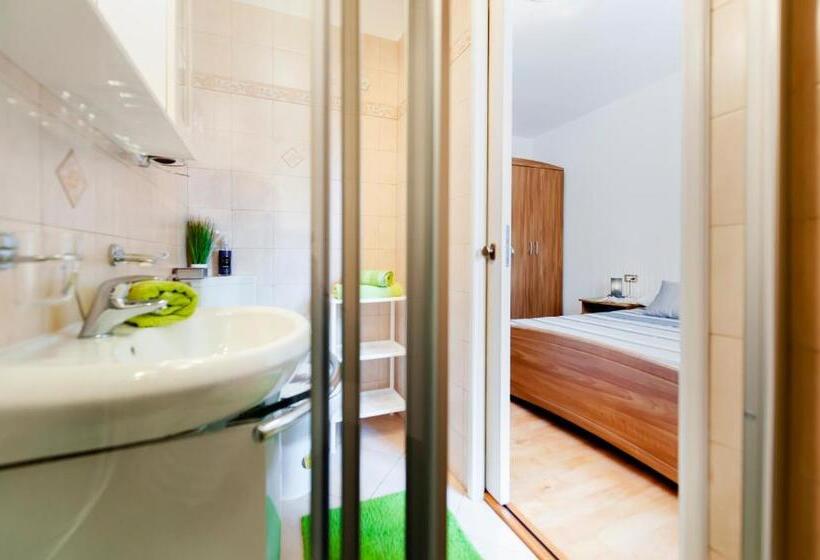 غرفة قياسية, Apartment & Rooms Graciela