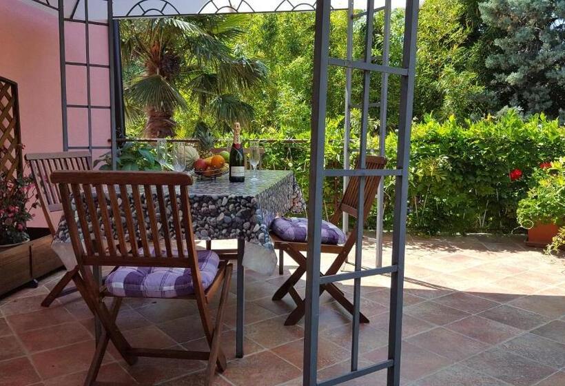 غرفة ديلوكس, Apartment & Rooms Graciela