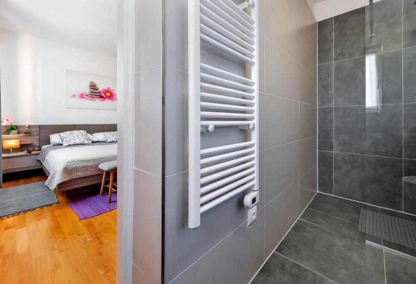 غرفة ديلوكس, Apartment & Rooms Graciela