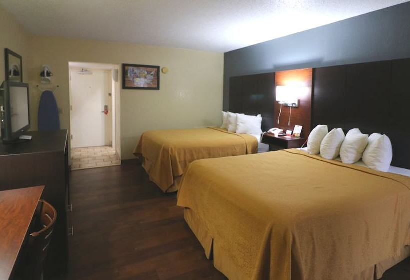 Pokój Standard 2 Łóżka Małżeńskie, Econo Lodge Inn & Suites Gatlinburg At The Convention Center