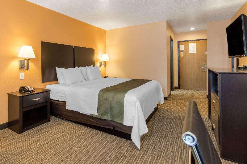 Номер Стандарт, Quality Inn & Suites Albuquerque North Near Balloon Fiesta Park