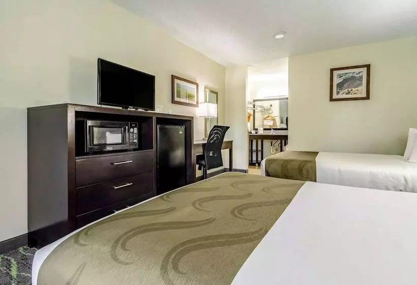 ２ダブルベッドのスタンダードルーム, Quality Inn & Suites Creedmor   Butner