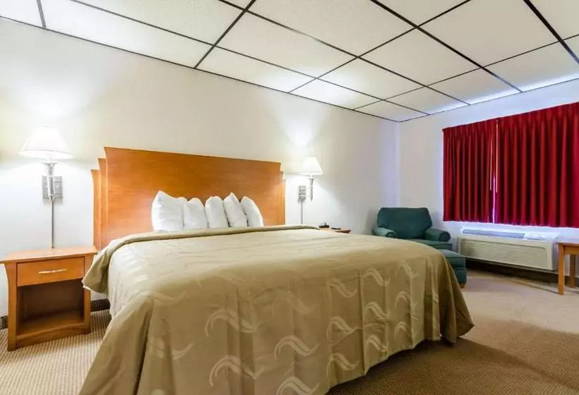 Standard-huone King-vuode, Quality Inn & Suites Salina