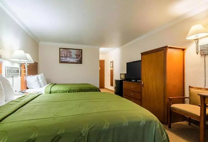 Standard-huone, Quality Inn & Suites Salina