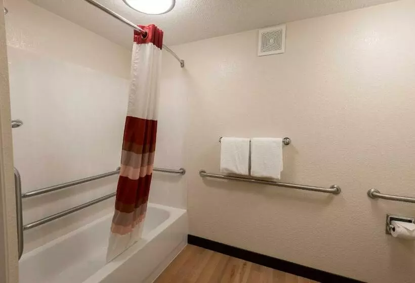 障害者適応デラックスルーム, Red Roof Inn Raleigh Southwest  Cary