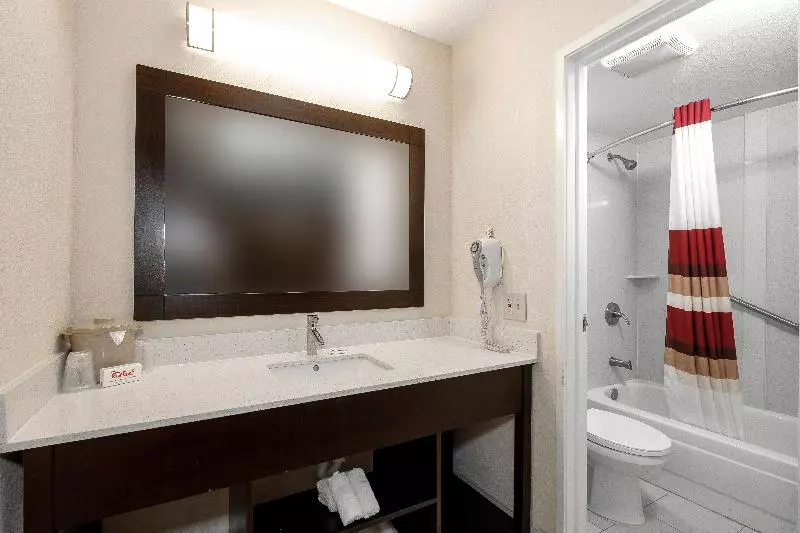 キングサイズベッドのスタンダードルーム, Red Roof Inn Tallahassee  University
