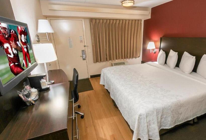 장애인용 디럭스룸, Red Roof Inn Plus+ St Louis Forest Park/ Hampton Ave