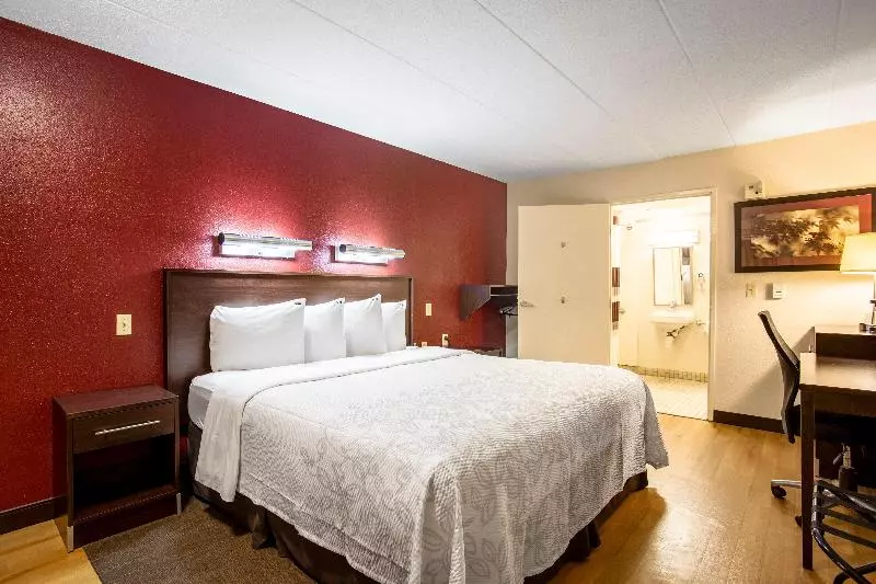 プレミアムルーム, Red Roof Inn Plus+ St Louis   Forest Park/ Hampton Ave 