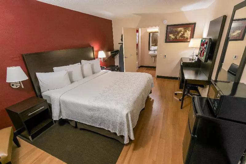 プレミアムルーム, Red Roof Inn Plus+ St Louis   Forest Park/ Hampton Ave 
