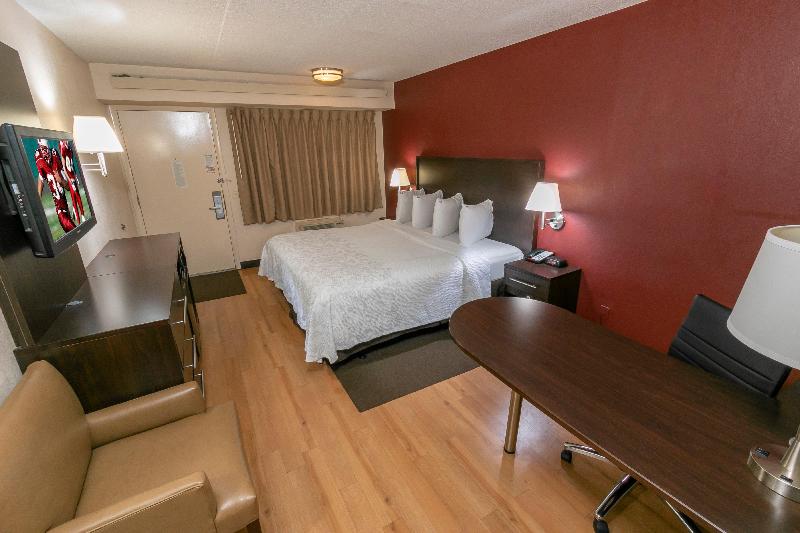 Номер Superior Кровать Кинг, Red Roof Inn Plus+ St Louis   Forest Park/ Hampton Ave 