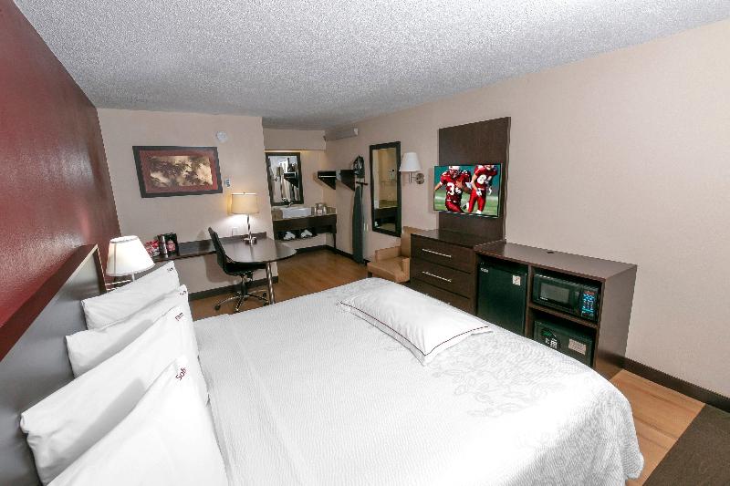 Номер Премиум, Red Roof Inn Plus+ St Louis   Forest Park/ Hampton Ave 