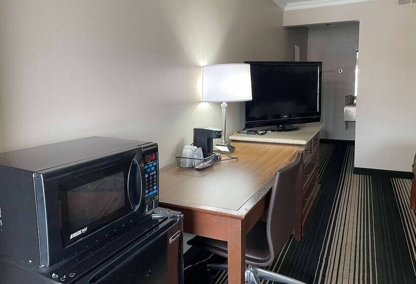 Номер Стандарт 2 Двуспальные Кровати, Super 8 By Wyndham Junction City