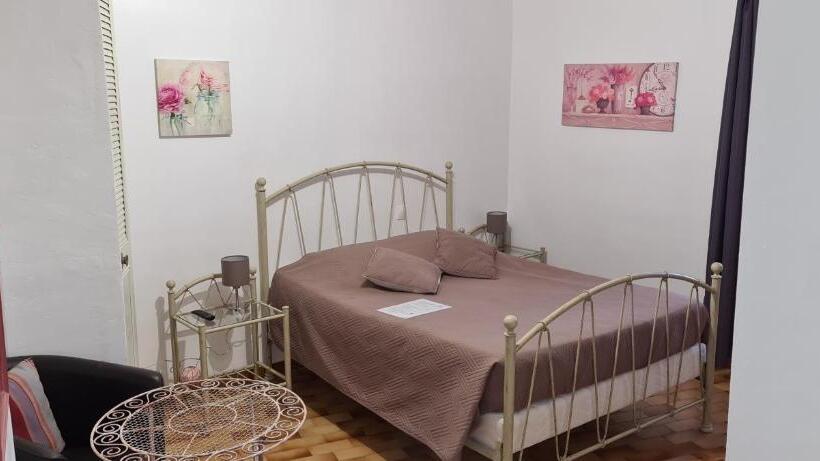 Номер Стандарт Вид на Горы, Auberge De Baudinard Sur Verdon
