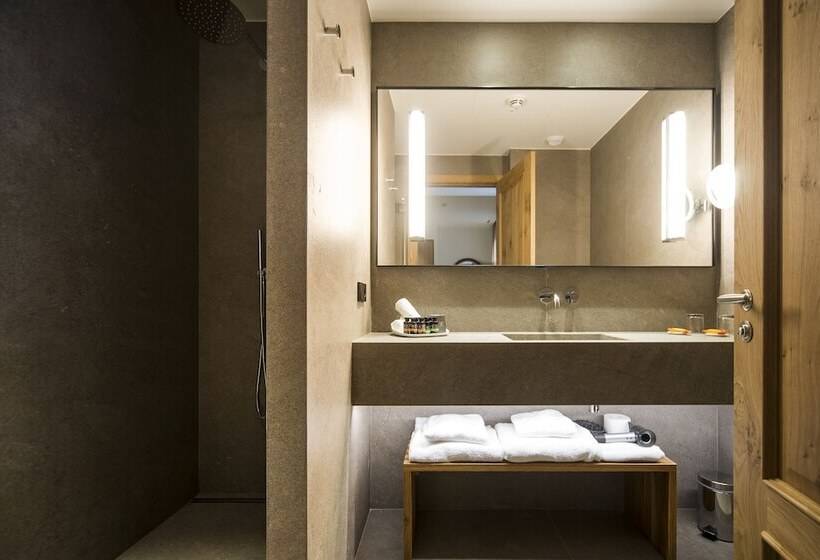 غرفة ديلوكس, Arbaso