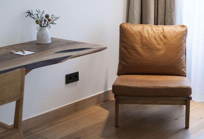 غرفة ديلوكس, Arbaso