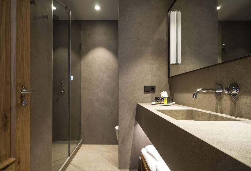 غرفة ديلوكس, Arbaso