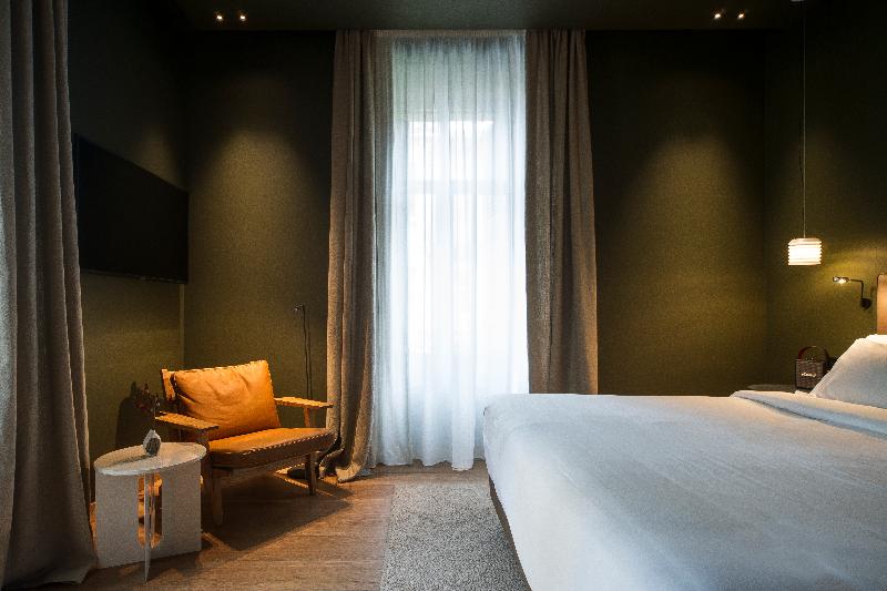 غرفة ديلوكس, Arbaso