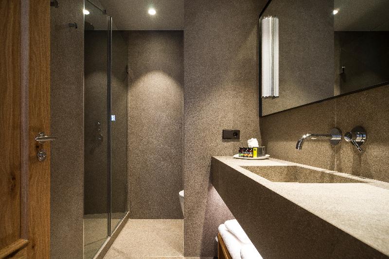 غرفة سوبيريور, Arbaso