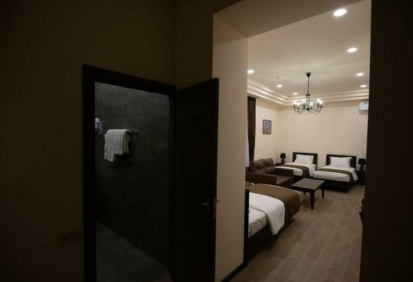 اتاق لوکس خانوادگی, Boutique Living