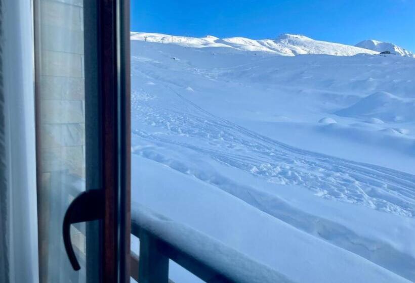 اتاق استاندارد با چشمانداز کوهستان, Gudauri Hillsite