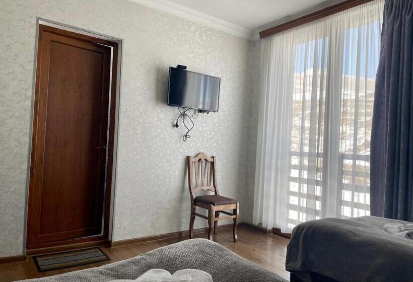 اتاق استاندارد سه نفره, Gudauri Hillsite