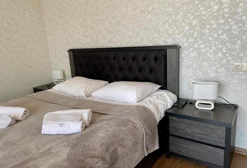 اتاق استاندارد با بالکن, Gudauri Hillsite