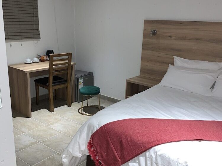 スタンダードルーム, The Hill Hotel And Conference Centre