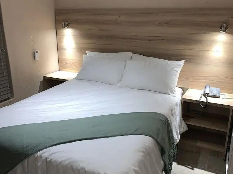 スタンダードシングルルーム, The Hill Hotel And Conference Centre