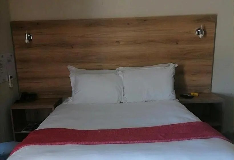 デラックスルーム, The Hill Hotel And Conference Centre