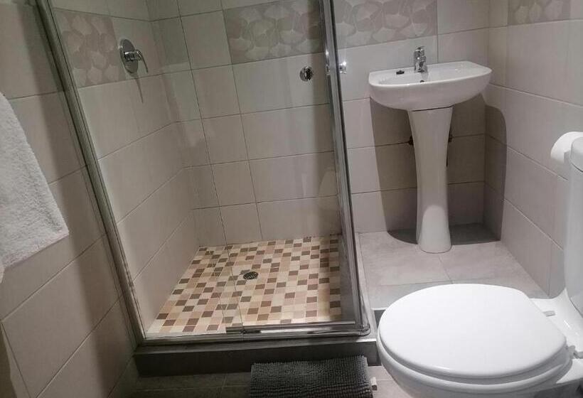 غرفة تنفيذية, The Hill Hotel And Conference Centre