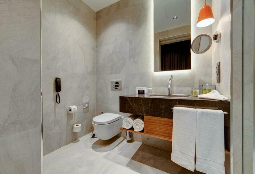 اتاق لوکس با تخت بزرگ, Doubletree By Hilton Adana