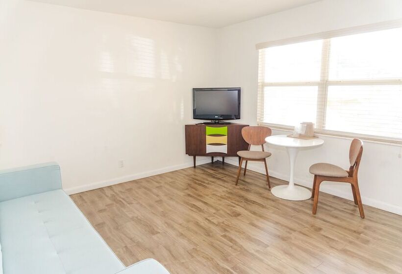 带大床的套房, Regency Inn & Suites Sarasota