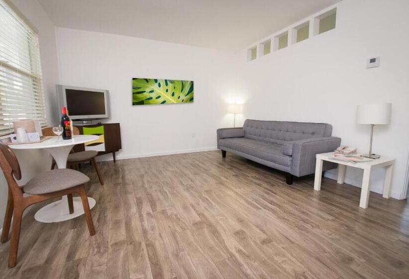 جناح, Regency Inn & Suites Sarasota